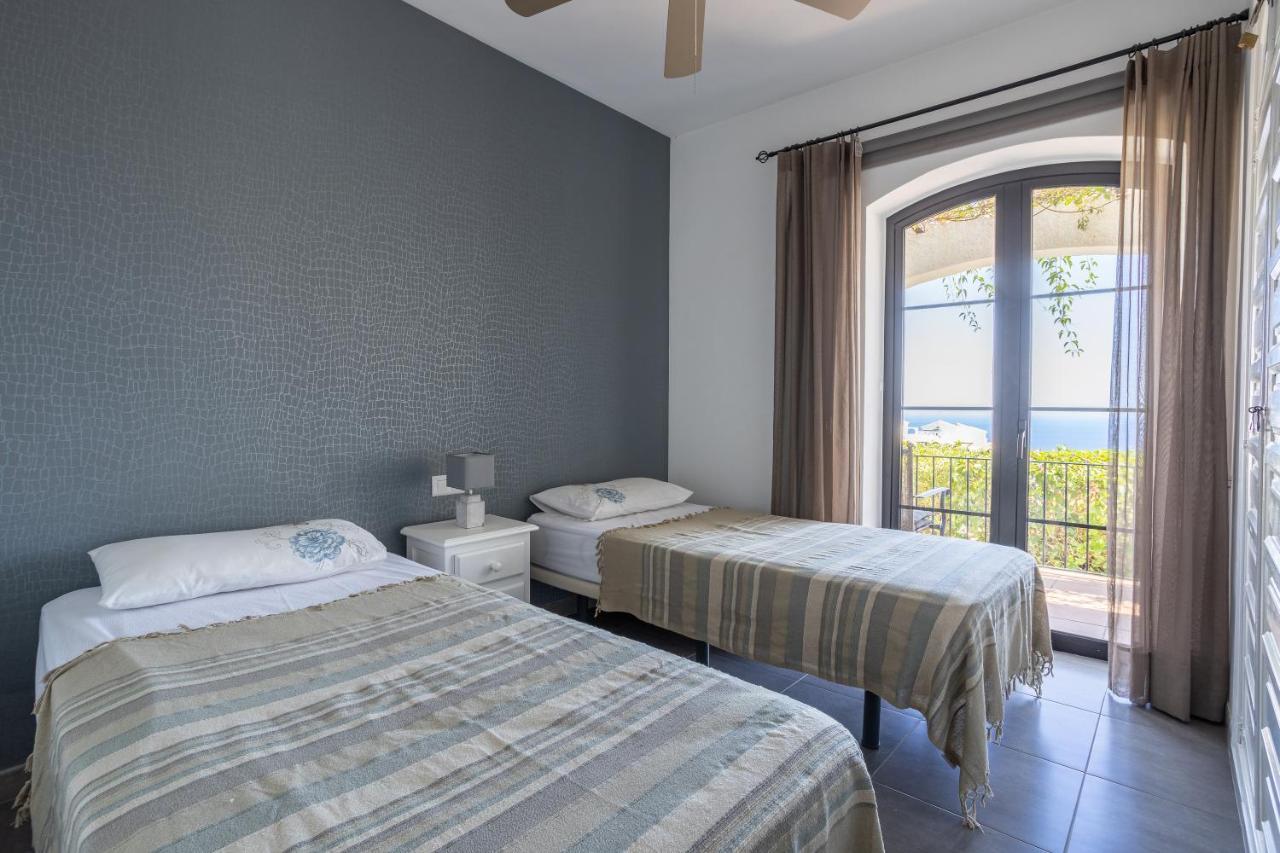 Casa Vista A Mar Apartment *